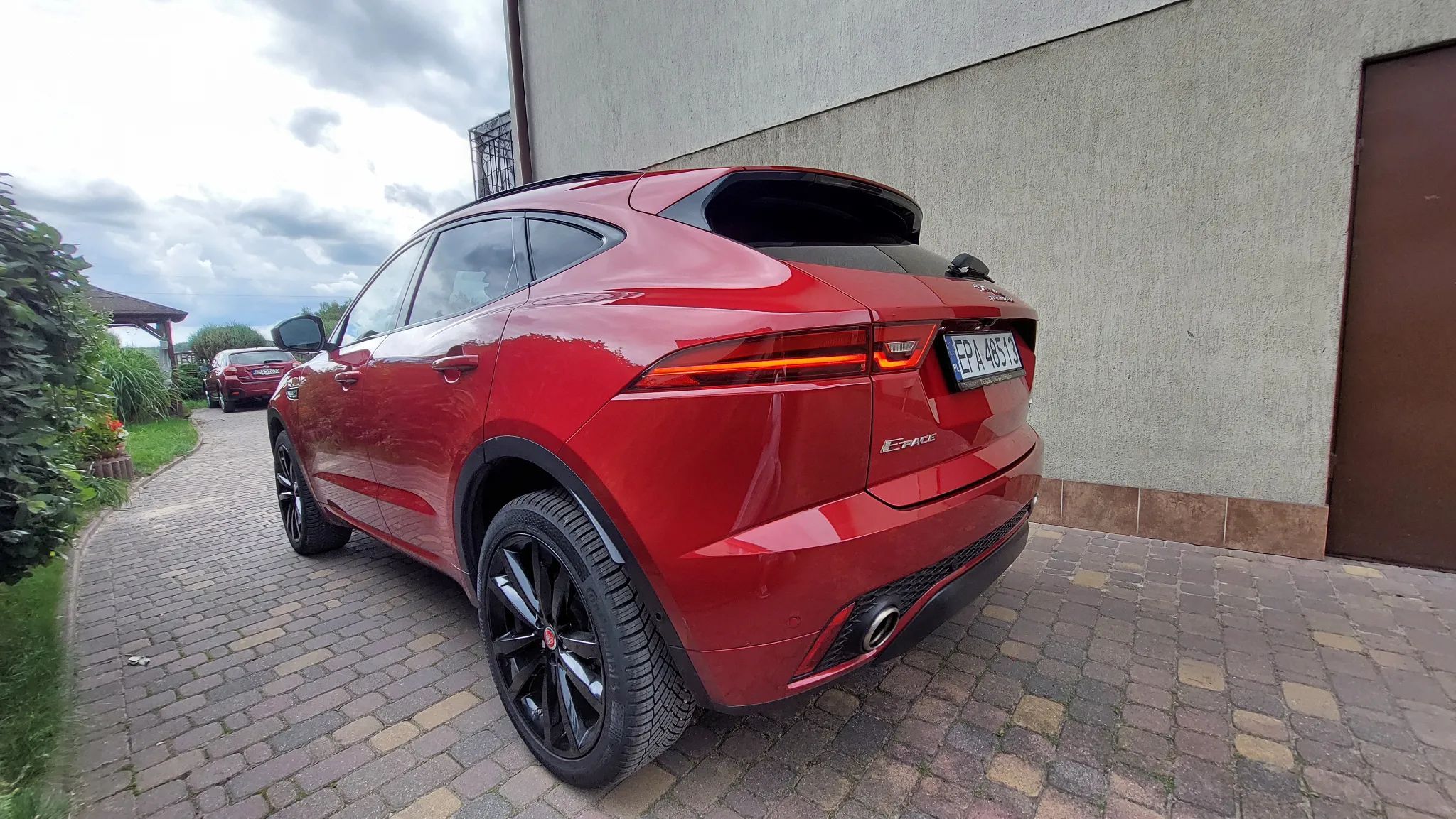 Jaguar E-Pace 2.0d150KM R_Dynamic S Full_Led Kamera Navigacja Skóra Zarejestrowany