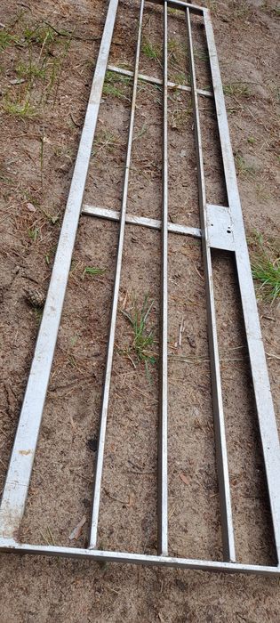 Stalowa kratownica wejściowa