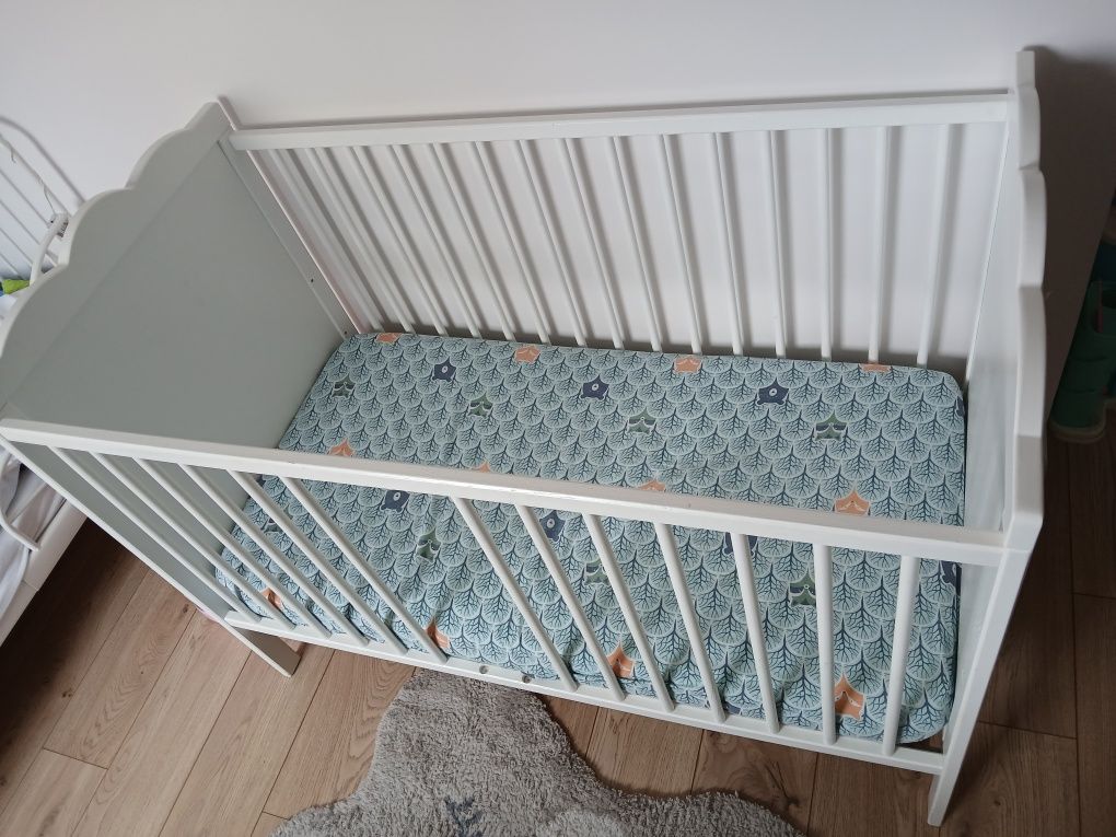 Łóżeczko dziecięce 120 x 60 z materacem