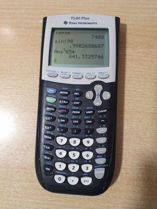 Calculadora Gráfica TEXAS INSTRUMENT TI-84 Plus