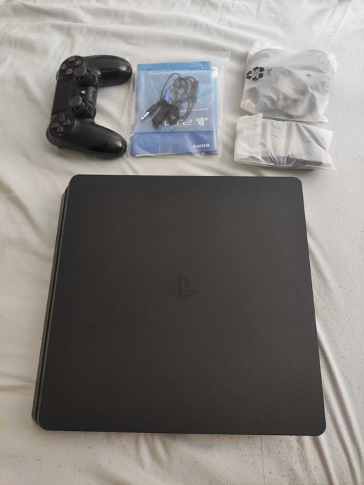 Konsola PS4 Slim