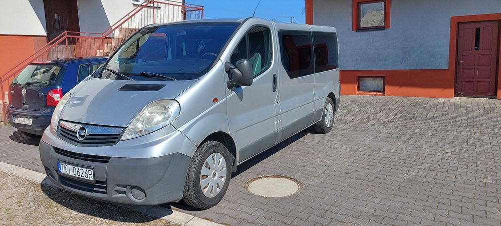 Opel Vivaro 2.0/ 9 osobowy