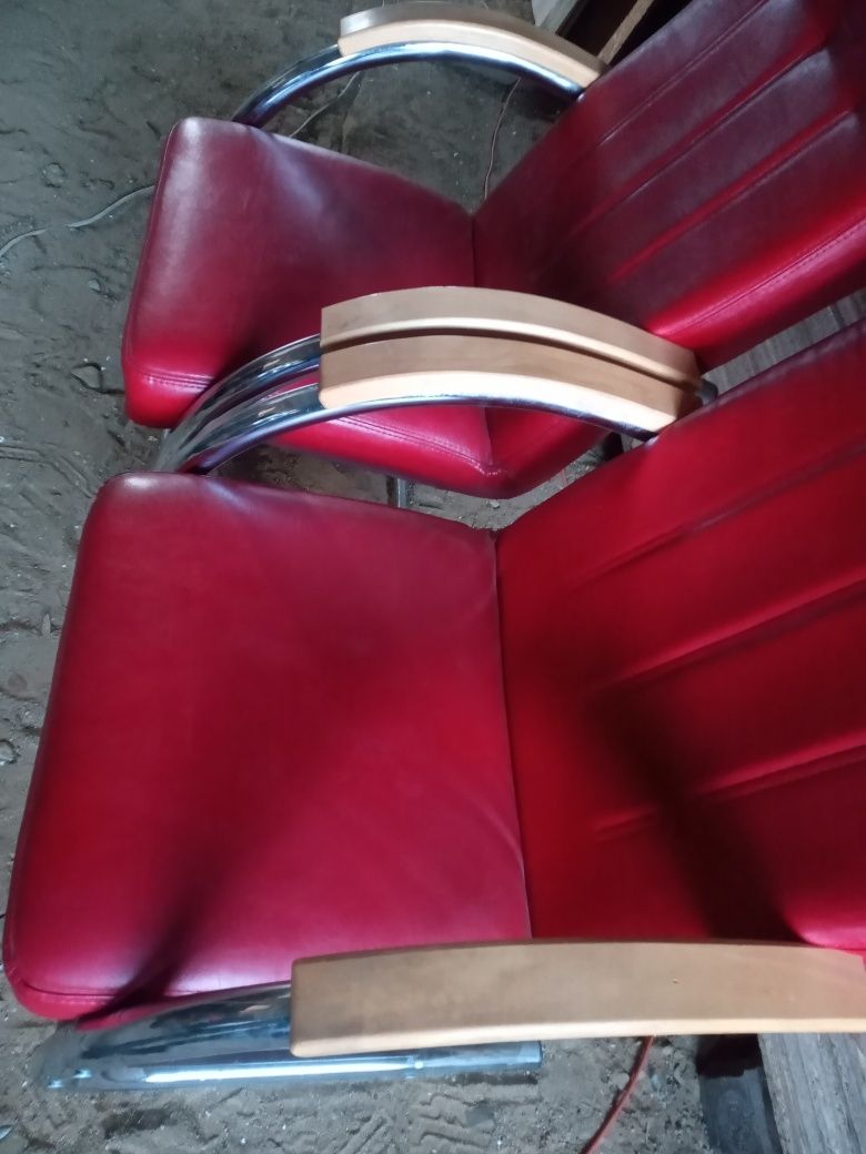 Fotele Finki czerwone