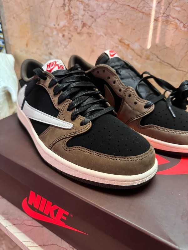 Buty do koszykówki Jordan1LowTravisScott Mocha nowy z metką R.38