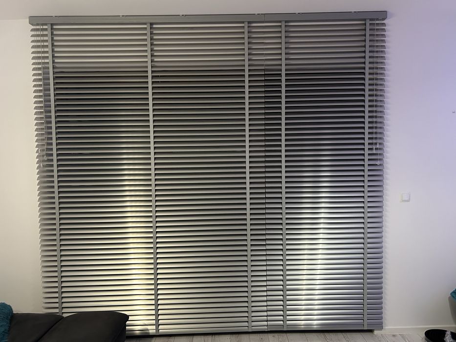 Zaluzja srebrna 286x261