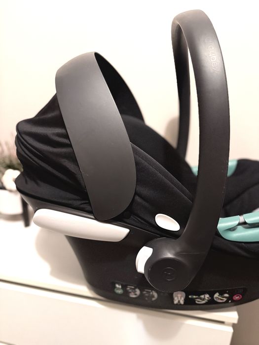 Fotelik samochodowy / nosidełko