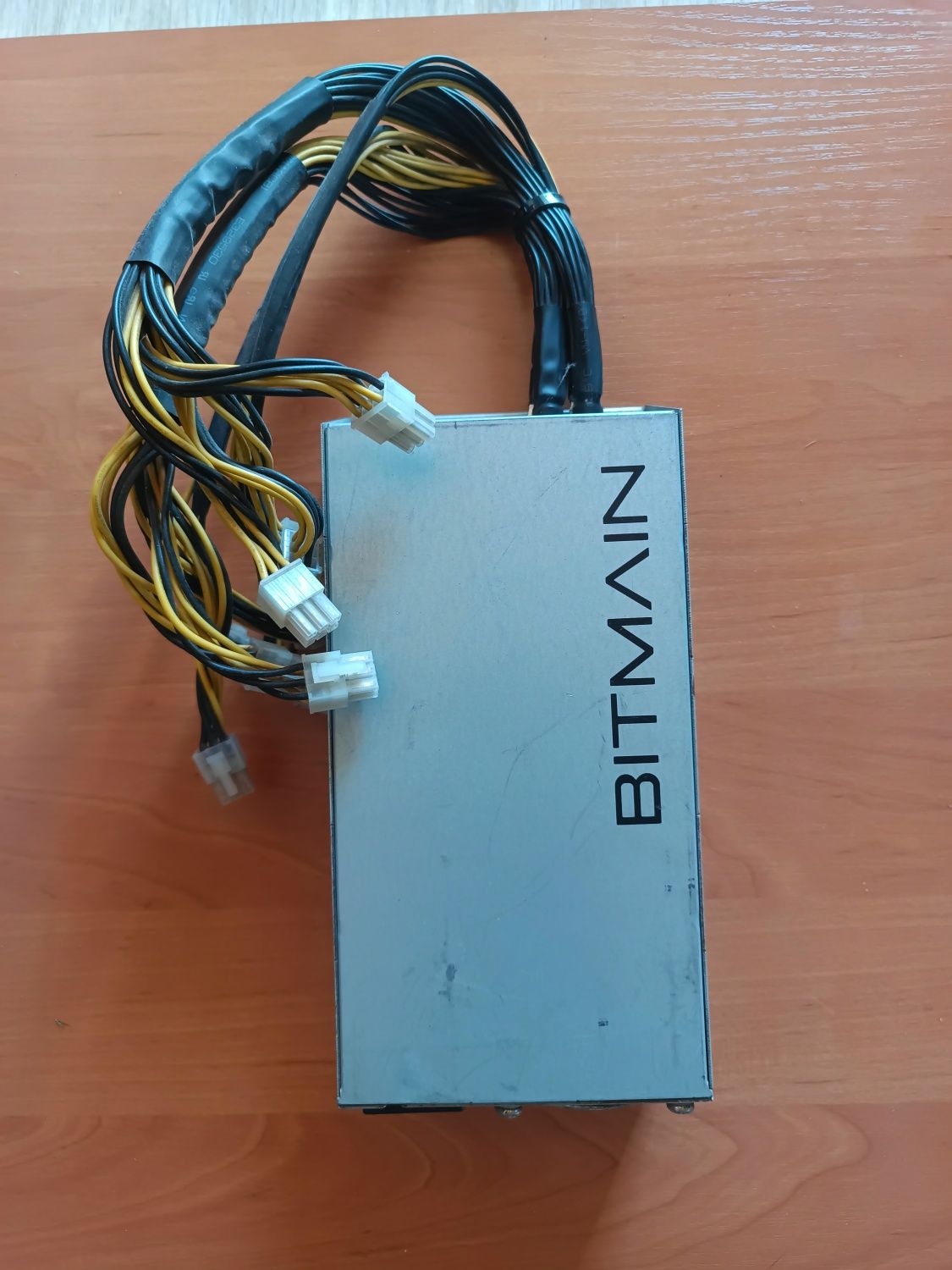 Блок живлення до майнера APW3++-12-1600