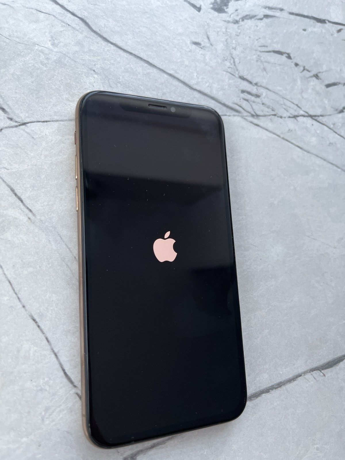 Продається IPhone 10 xs