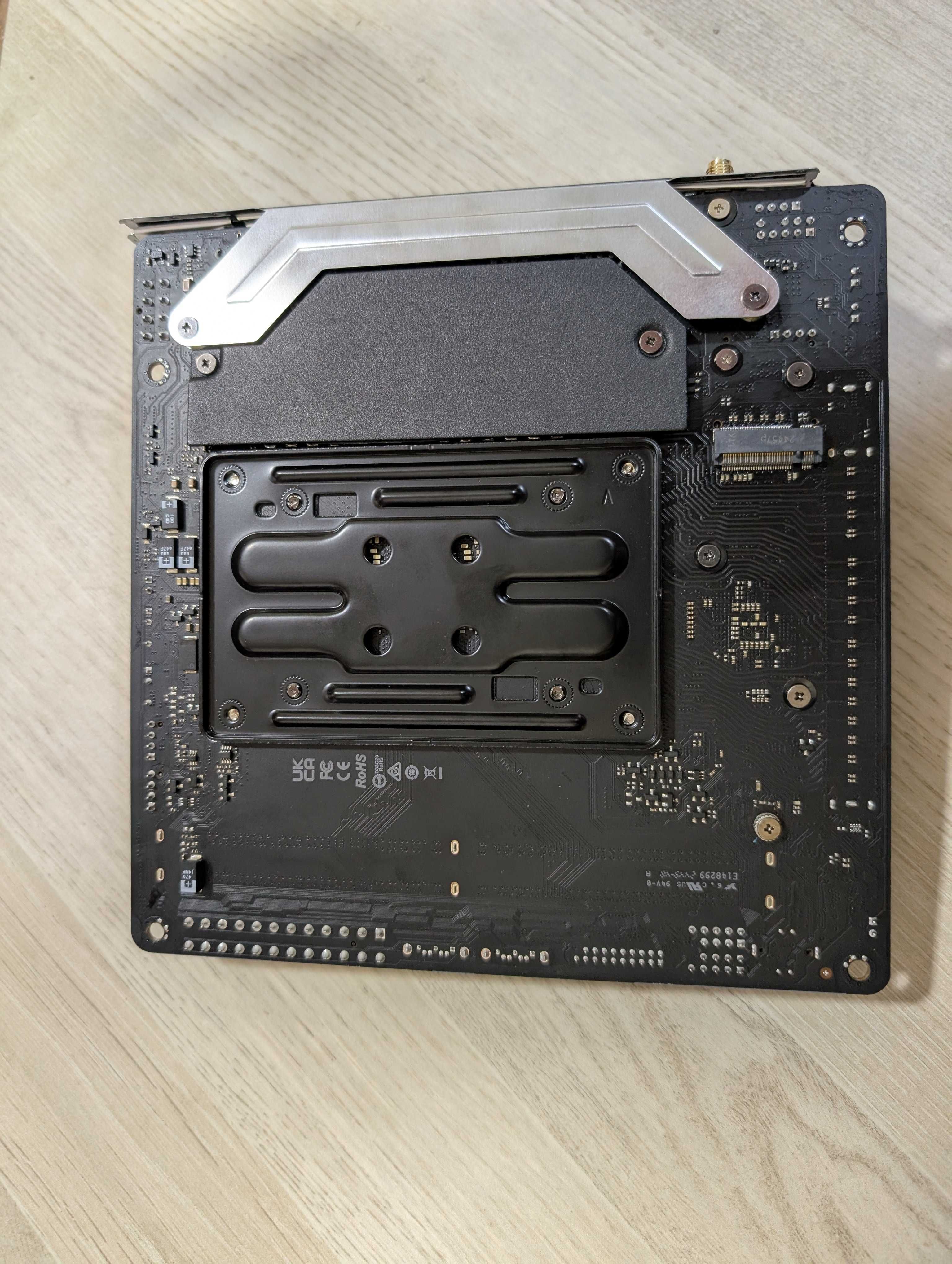 Материнская плата MiniITX AM5 ASrock B850i Lighting WiFi КАК НОВАЯ!