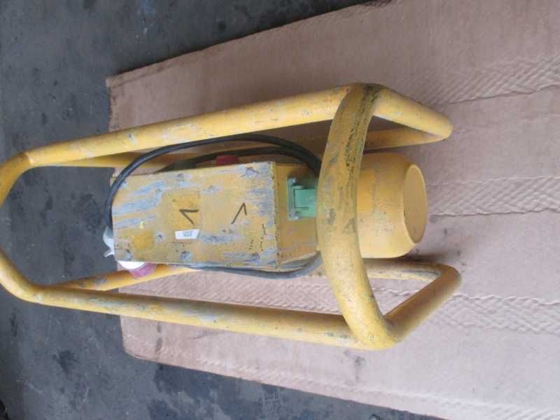 Przetwornica do betonu  częstotliwości DYNAPAC UF 61