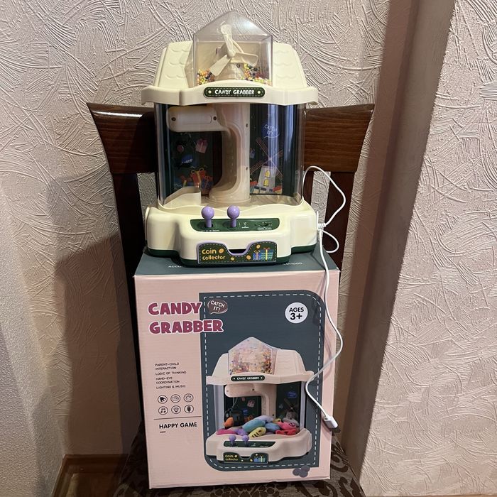 Дитячий ігровий автомат з краном. Candy grabber coin colector