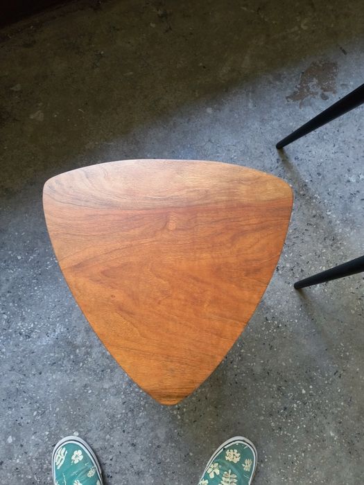 Kwietnik Stolik na kwiaty kawowy patyczak PRL vintage retro jamnik