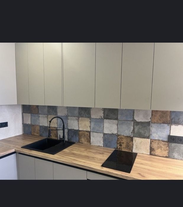 Сдвм двух этажный дом на берегу моря