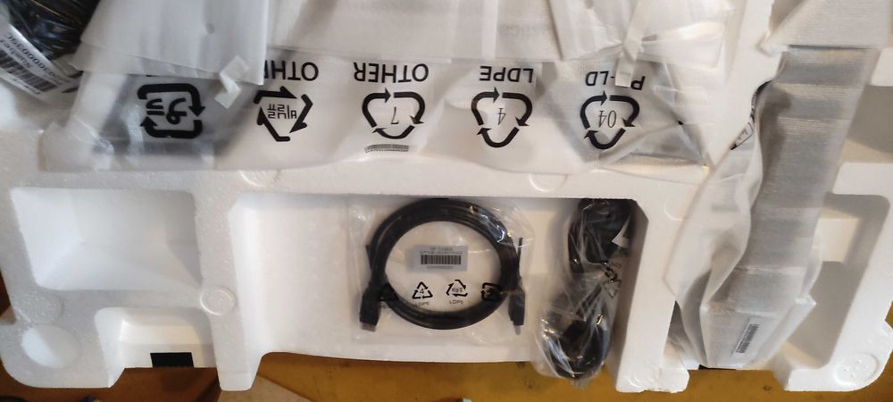 Zakrzywiony Gamingowy Monitor 32 cale Gigabyte G32QC A 2K VA 165Hz 1ms