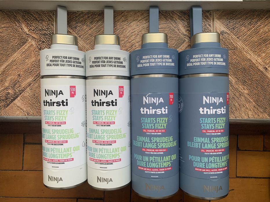 Термобутылка Ninja Thirsti 530 ml White, 700 ml Blue