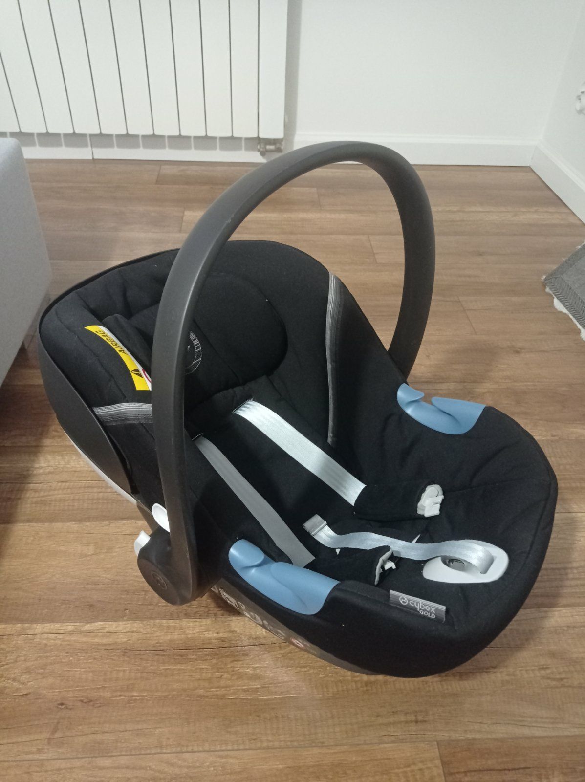 Fotelik Cybex Atom M z baza ISOFIX