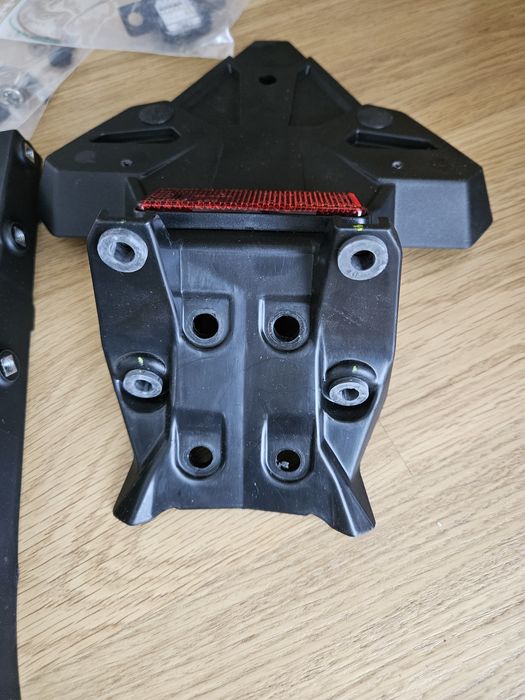 Suporte matrícula Honda 650R original, sem uso
