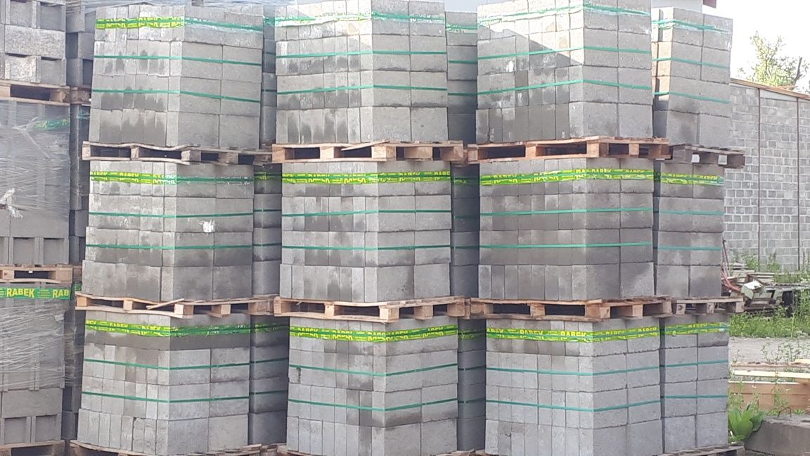 Pustaki betonowe  bloczki murarskie szalunki  szolunkowe