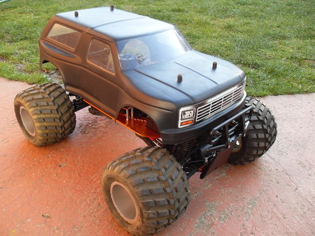 OFNA TITAN XXL 4.6 ccm MONSTER 1:8 Nitro Model RC Spalinowy