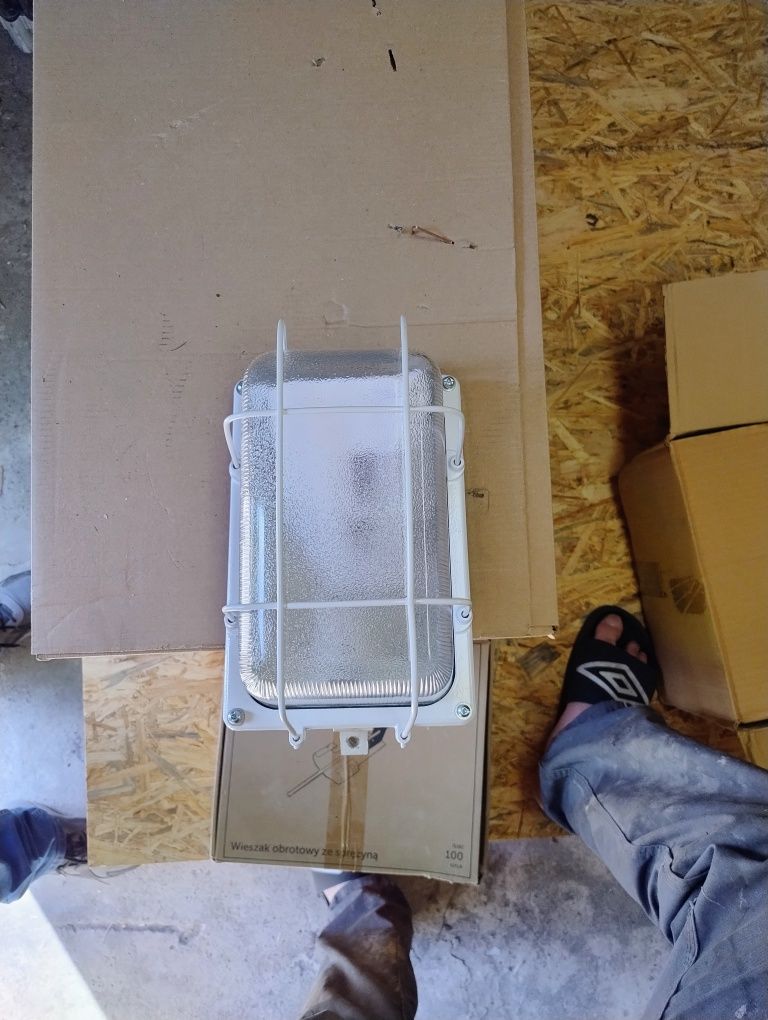 Lampy industrialne