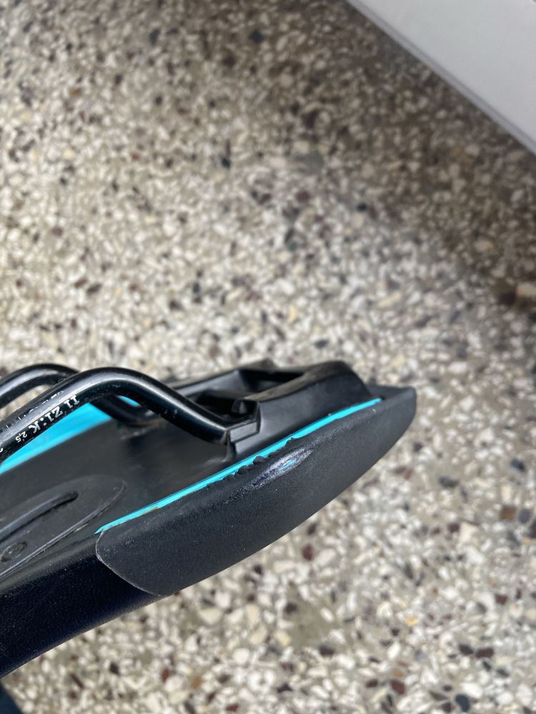 Fizik Luce R5 regular 142 mm. Siodełko damskie szosowe.