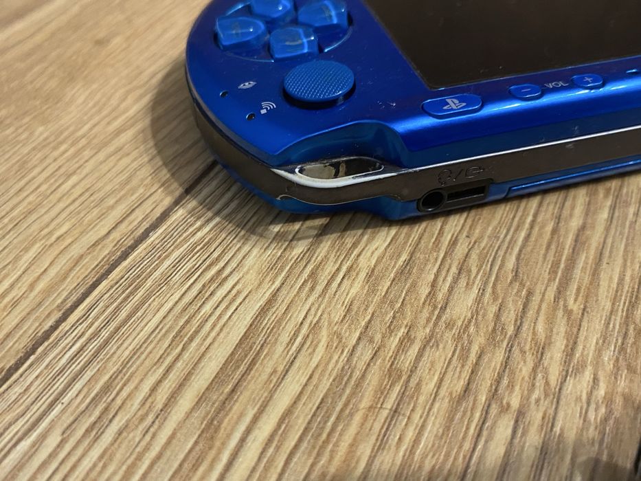 Psp 3000 vibrant blue