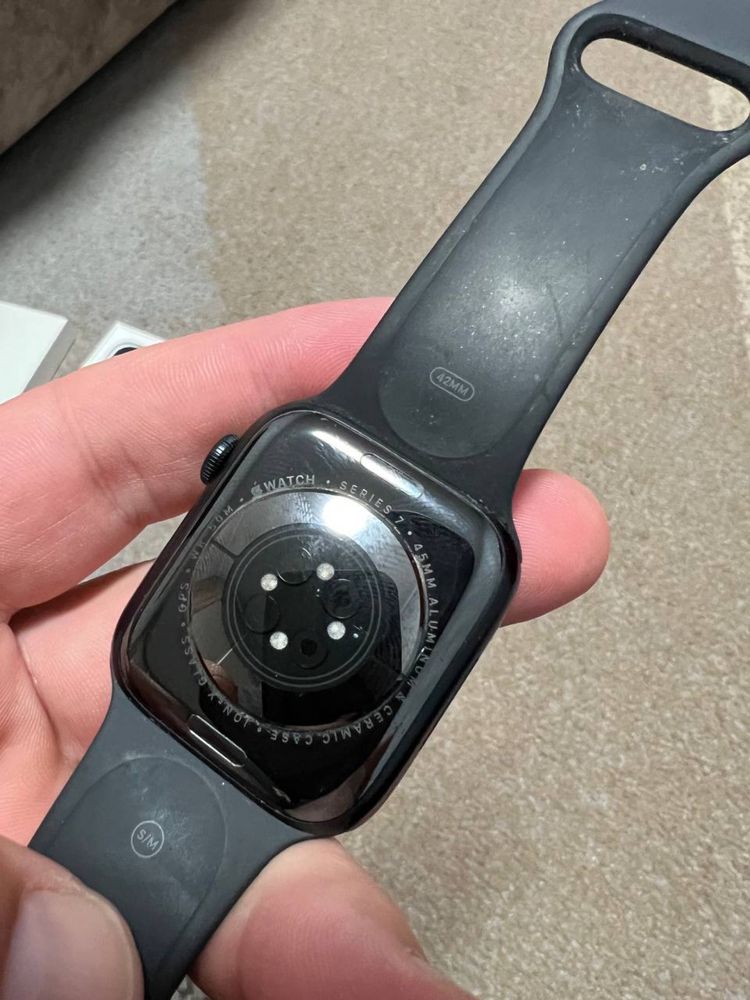 Apple Watch 7 45mm є царапинки, комплект