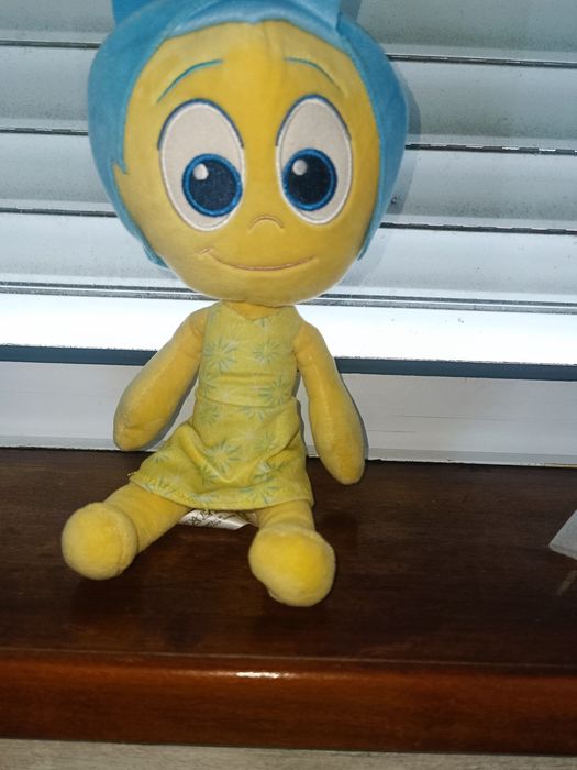 Boneco de Peluche Alegria(Personagem do filme Divertidamente)