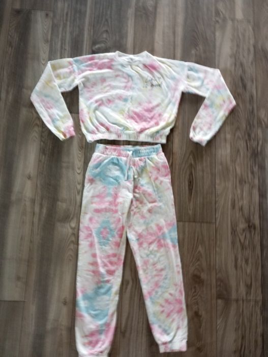 Dres  komplet Rainbow kolor roz 146/ 152