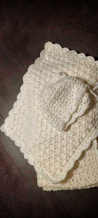 Różowy Komplet dla niemowlaka robiony na szydełku_ kocyk, poduszka,