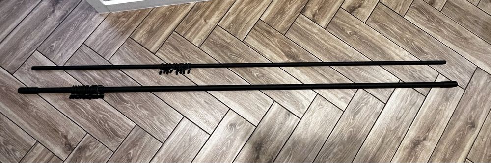 Karnisz podwójny czarny