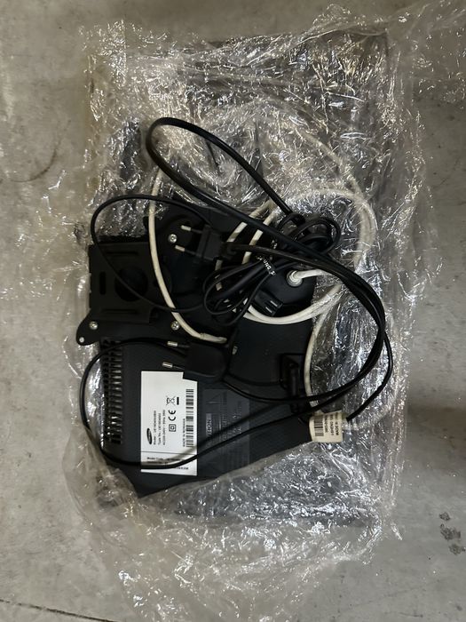 Televisão preta em bom estado