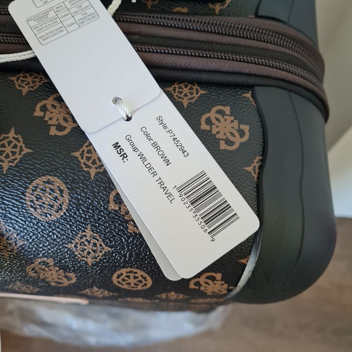 Guess walizka wilder travel 18 in 35L torba podróżna logowana logo brą