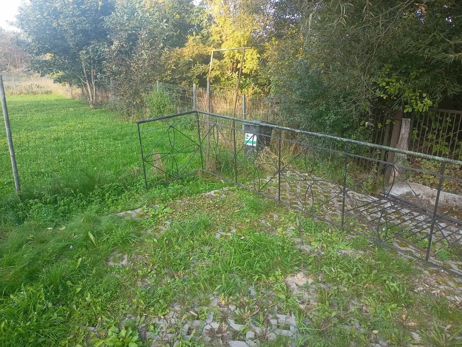 Mam na sprzedaż balustradę balkonową i trzepak