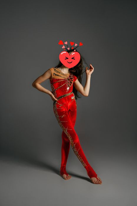 Продам комбинизон для художественной гимнастики.