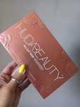 Huda Beauty paleta Rose gold remastered