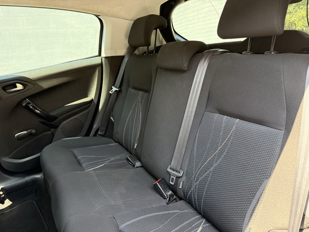 Peugeot 208 Caixa Automática