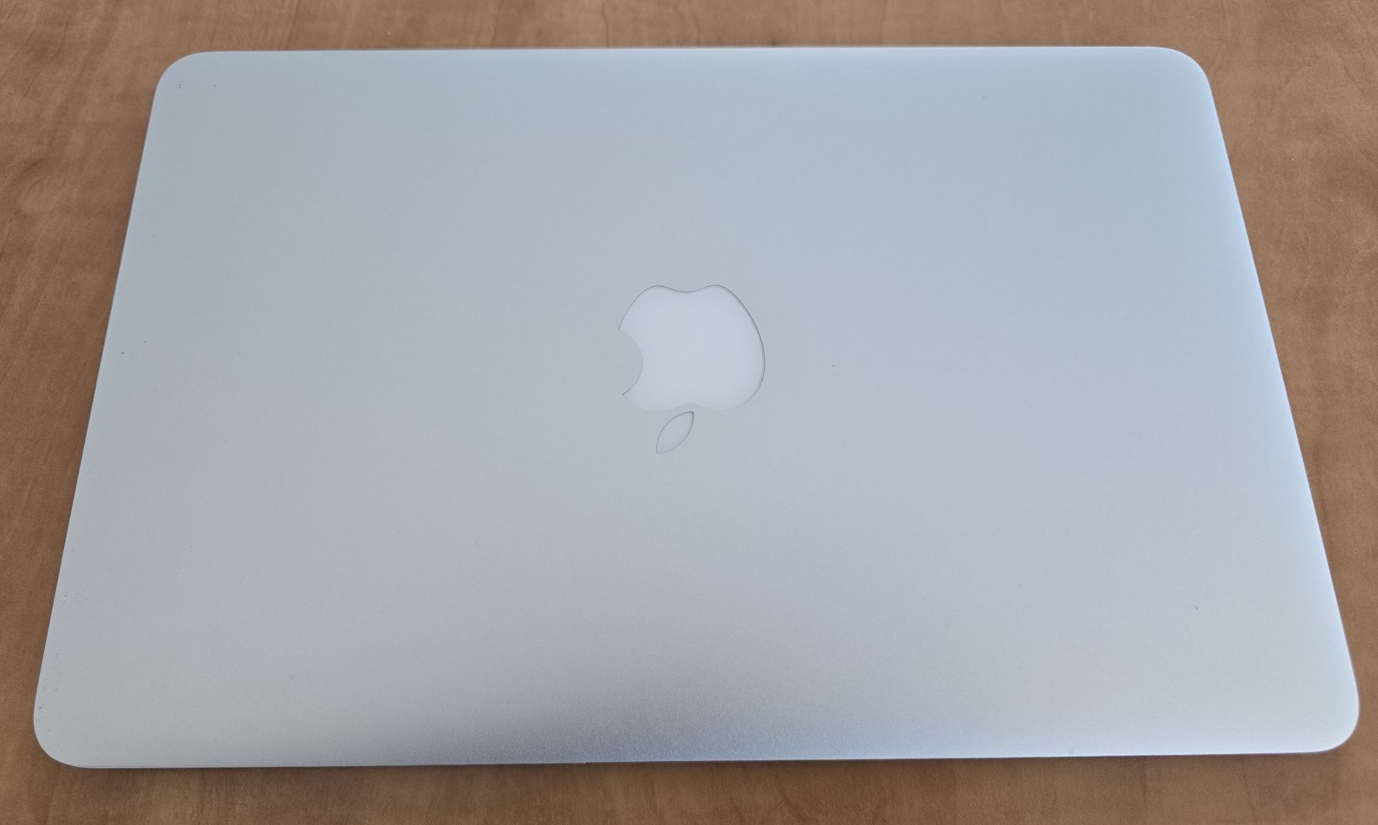 MacBook AIR i5 4GB Ram 256GB SSD MacOS BIG SUR A1465