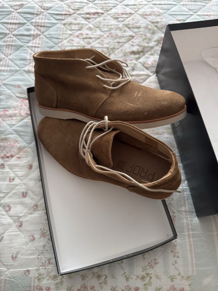 Sapatos prof novos