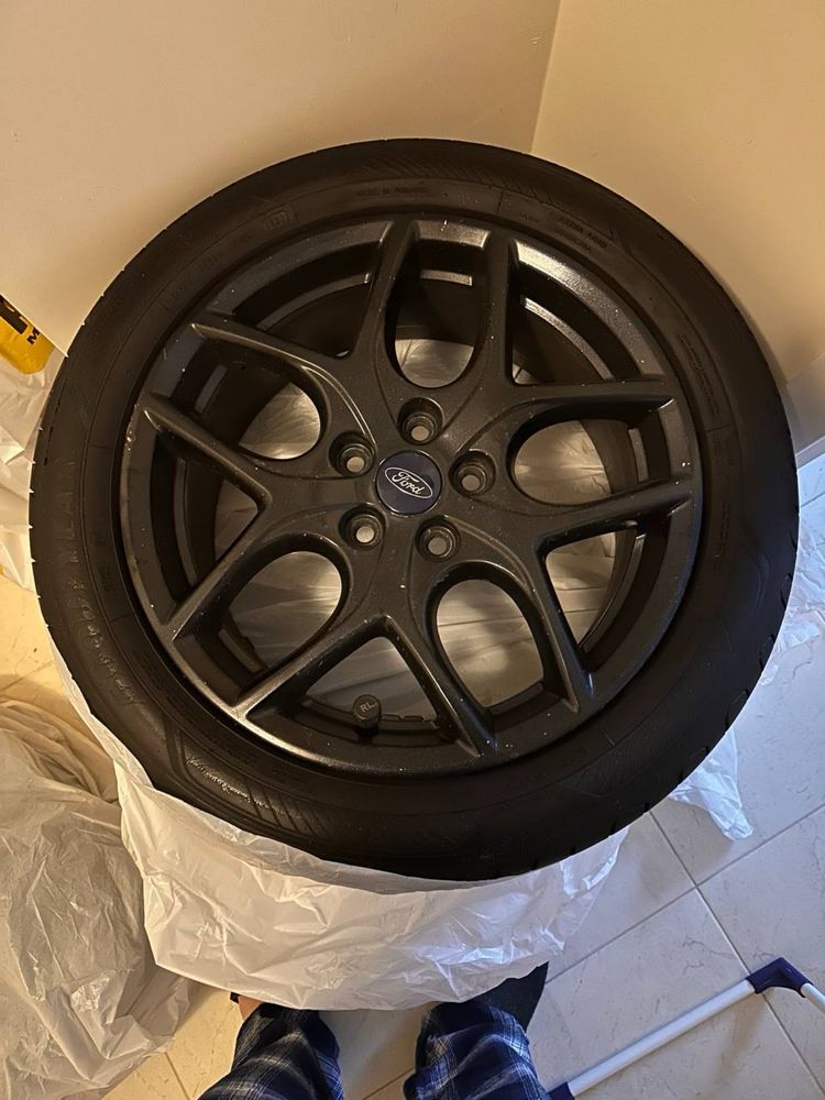 Продам шины с резиной Ford, Goodyear 17 радиус