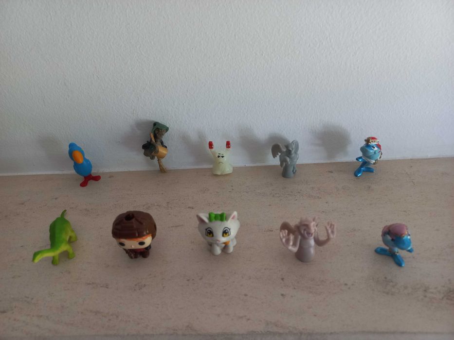 Miniaturas de bonecos kinder