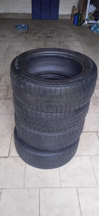 Продам комплект зимней резины KUMHO б/у  205/55/R16.