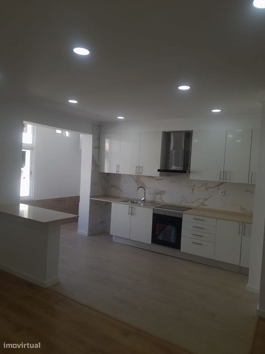 1º andar T2 optima localização rodeado de jardim Bx da Banheira