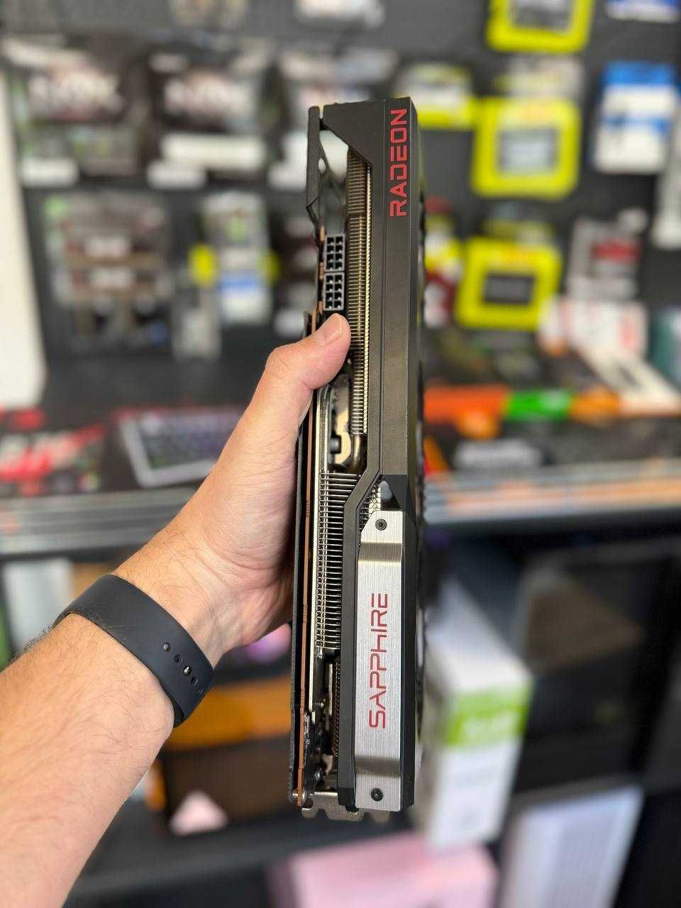 Відеокарта Sapphire RX 6800 XT PULSE 16GB GDDR6 (256bit)