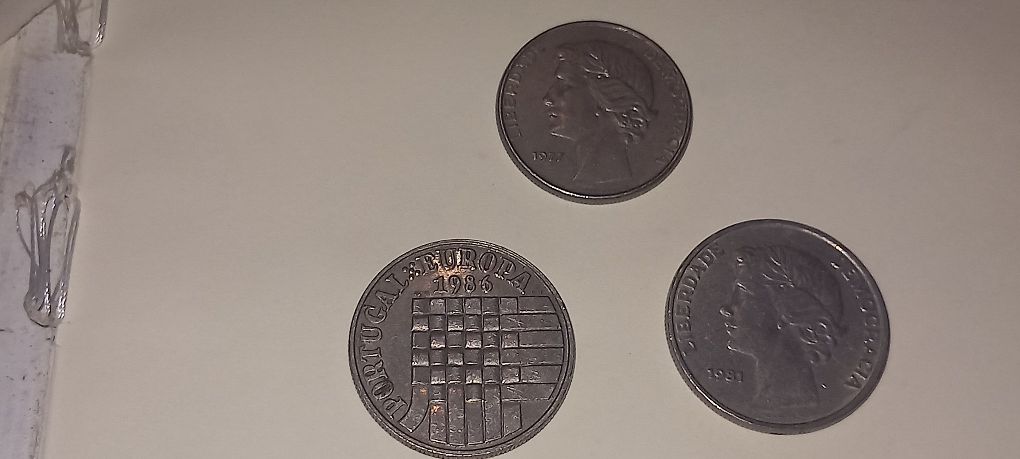 Moedas de 25 escudos, 1977,1981,1986