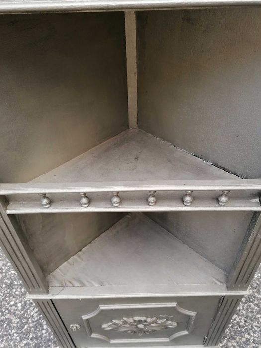 Móvel antigo de canto para restauro