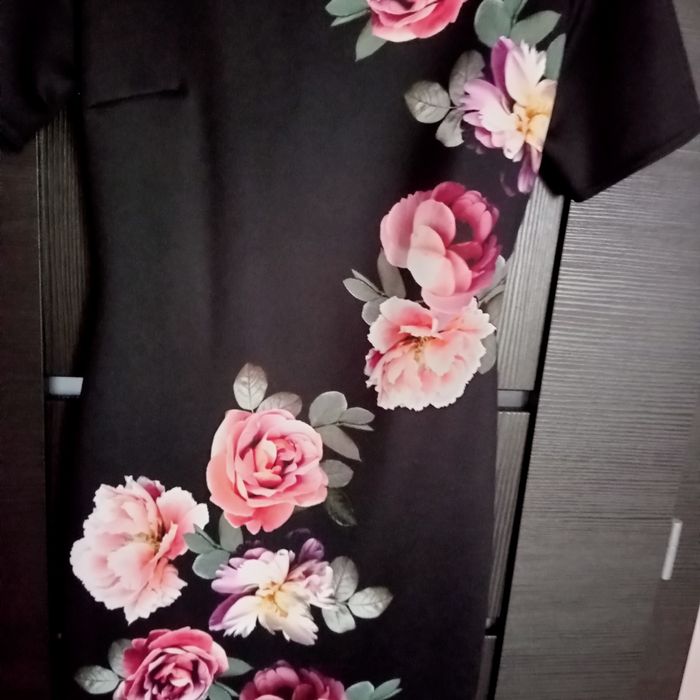 Sukienka w kwiaty M/L