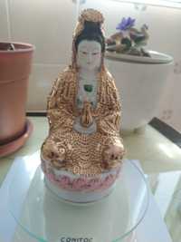 Guan Yin antiga em porcelana chinesa