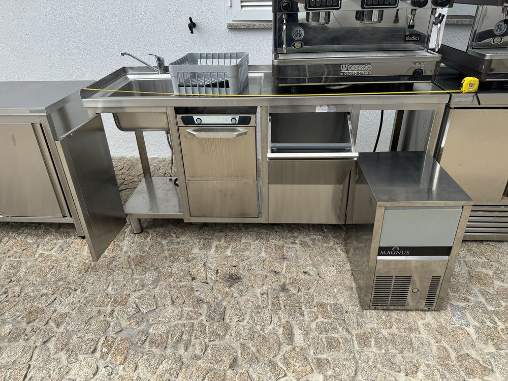 Bancada em inox para maquina de cafe , M.gelo M.chavenas