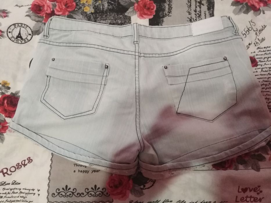 Жіночі джинові шорти